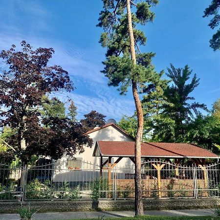Rose Apartman Balatonlelle Exterior photo