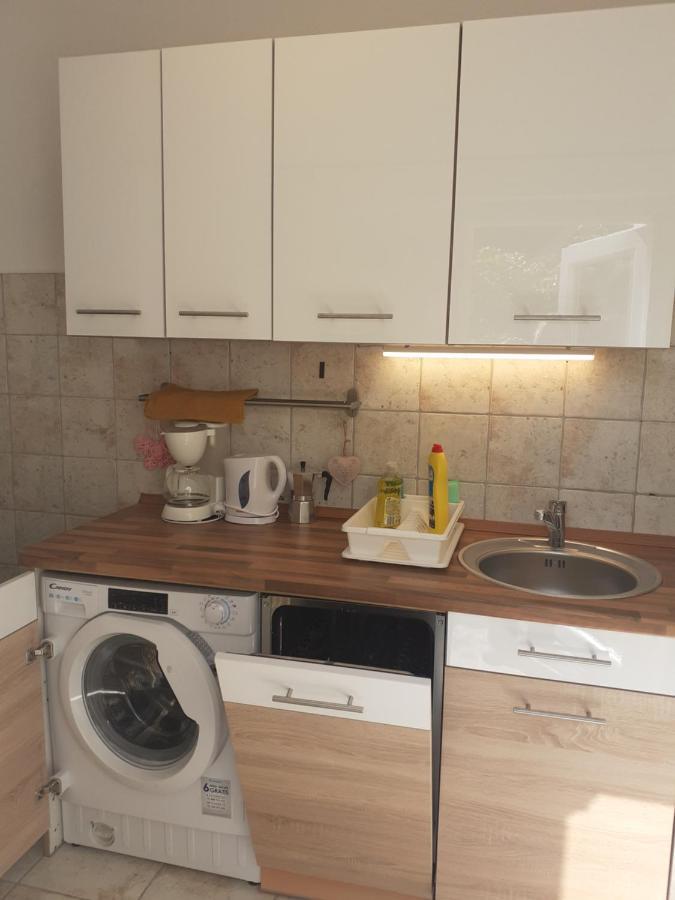 Rose Apartman Balatonlelle Exterior photo