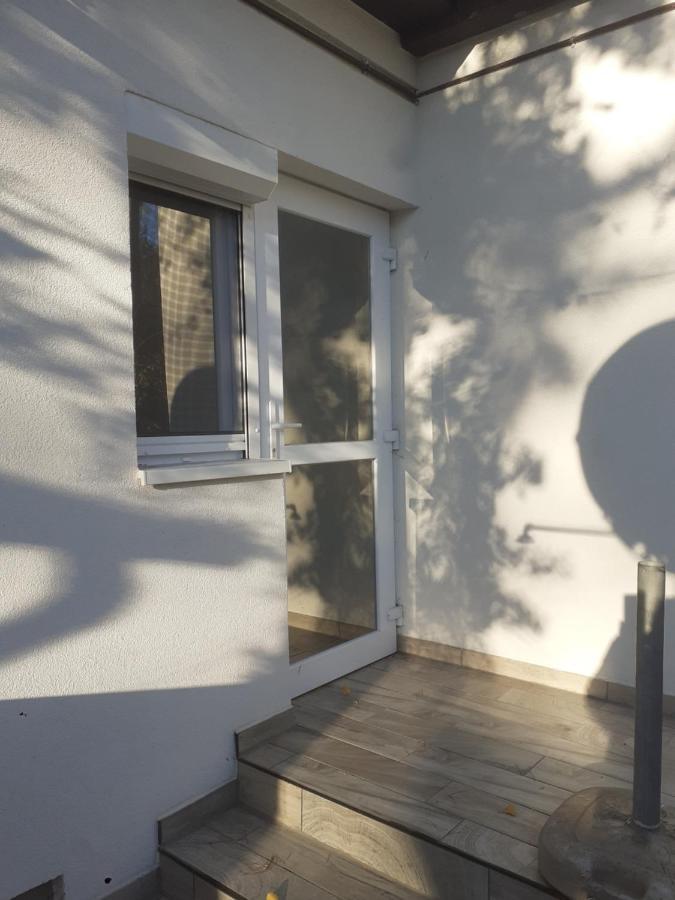 Rose Apartman Balatonlelle Exterior photo