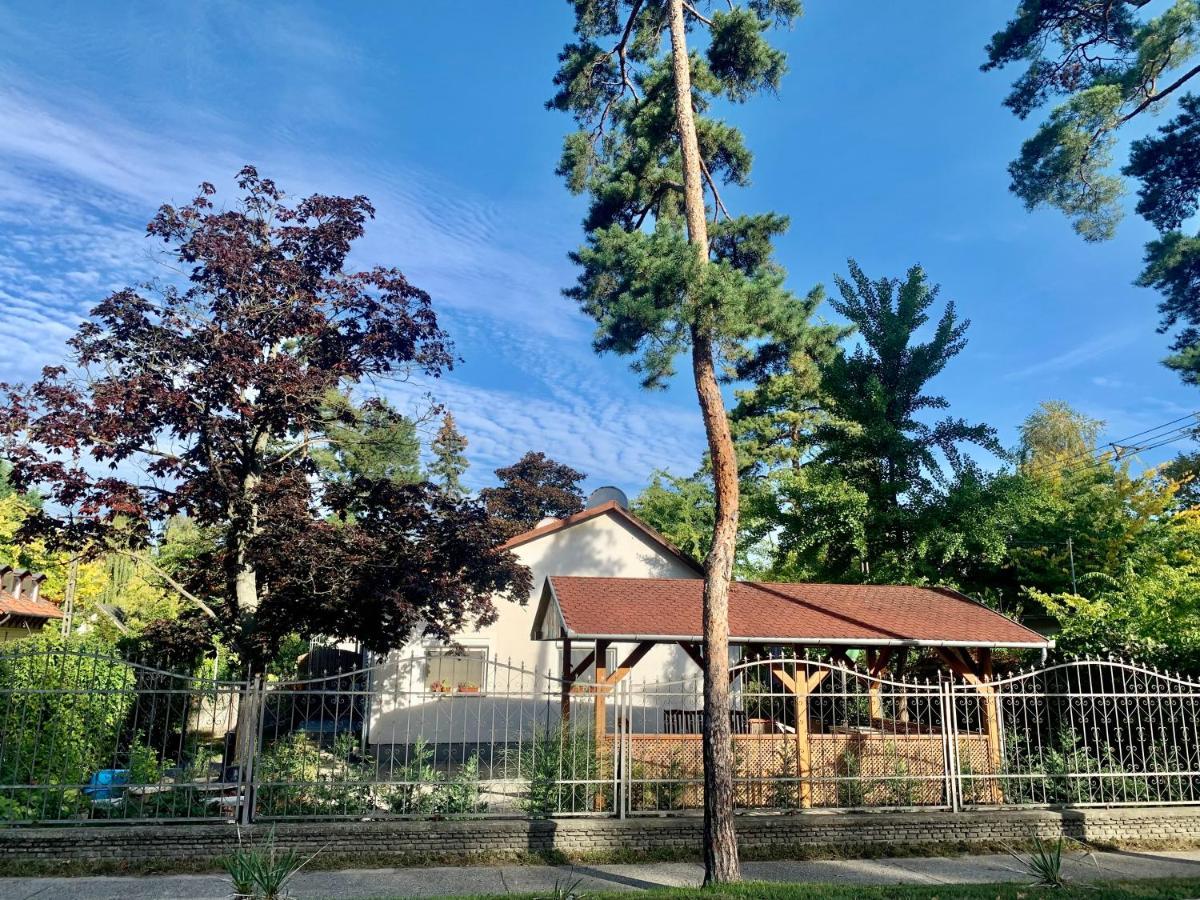 Rose Apartman Balatonlelle Exterior photo